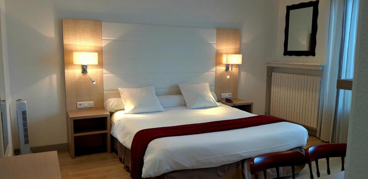 Hotel Uhainak 앙다이 외부 사진